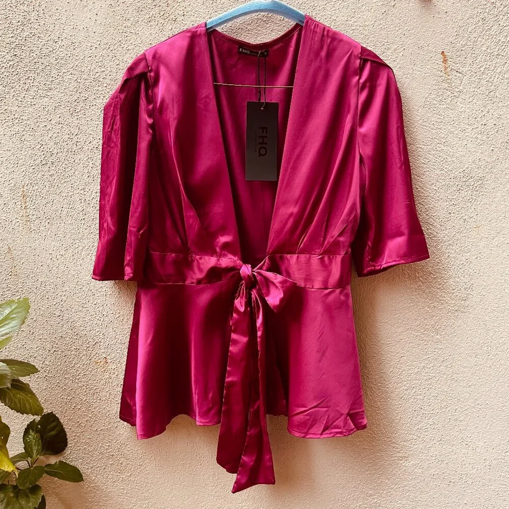 NWT FHU collection Half Sleeve Elegant Sheath V Neck Top - Picture 5 of 9